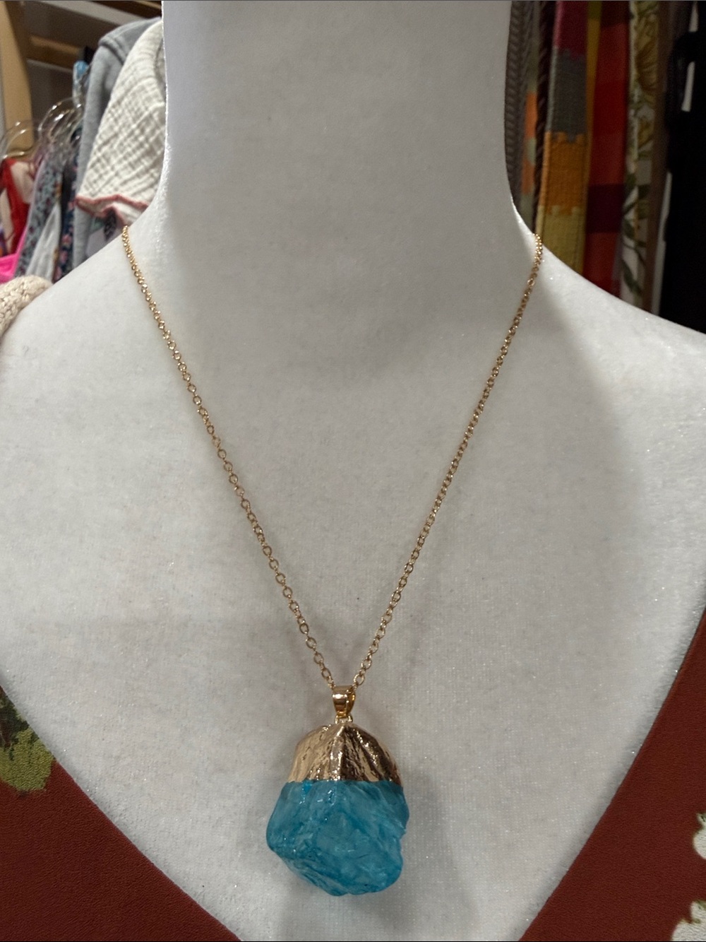 Boutique Gold Tone Hardware Chain Necklace Blue Rough Crystal Pendant Adjustable